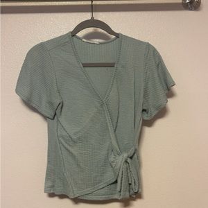 Women’s cross front tied top